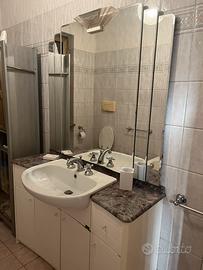 Mobile bagno con specchio