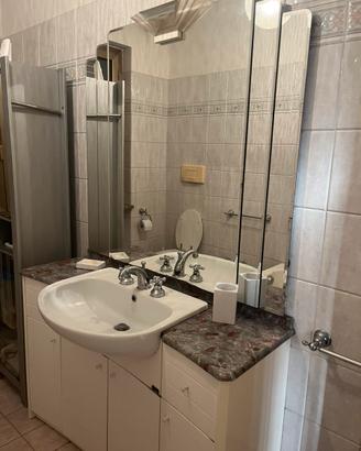 Mobile bagno con specchio
