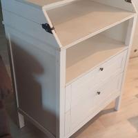 Cassettiera con fasciatoio richiudibile