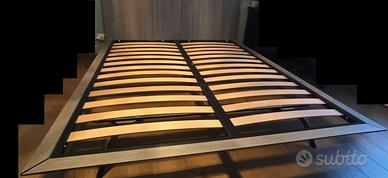 Letto matrimoniale e rete a doghe