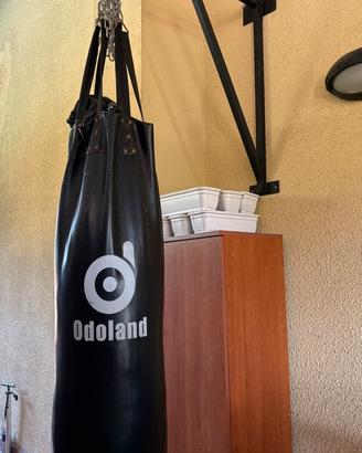 Sacco da boxe Odoland con supporto in ferro