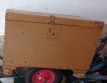Baule in legno vintage.