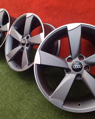 Cerchi Audi A3 A4 A5 A6 Q3 Q5 8x18 ET40 5x112