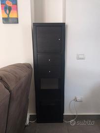 Kallax con accessori colore marrone-nero