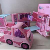 Castello di Barbie e roulotte barbie