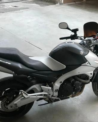 Suzuki GSR 600