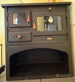 Stufa e cucina a legno