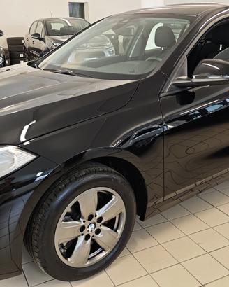 Bmw 116 116d 5p. Business Advantage