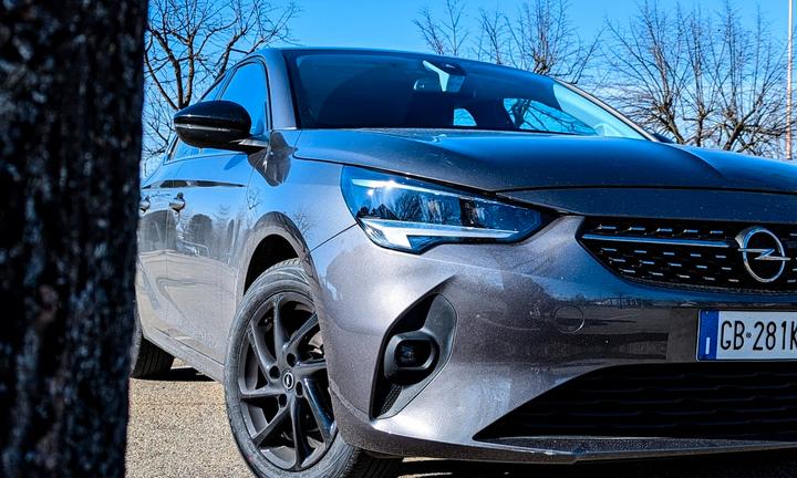 Opel Corsa 1.2 Elegance