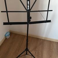 Leggio e sgabello pieghevole