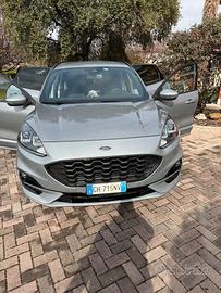 FORD KUGA IBRIDO PLUG-IN