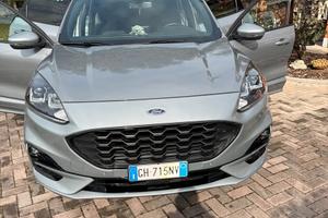 FORD KUGA IBRIDO PLUG-IN