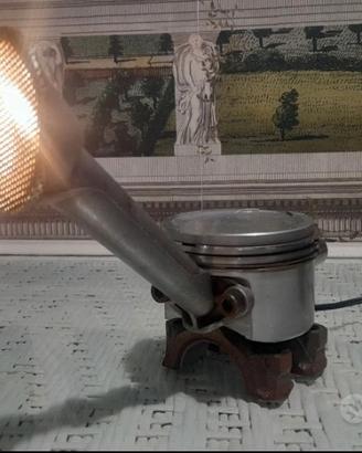 LAMPADA DA TAVOLO unica nel suo genere