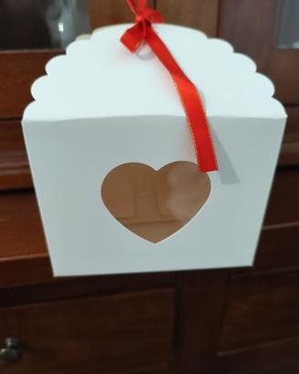 Scatole di cartone per bomboniere