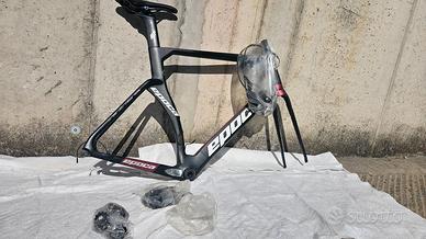 Bici in carbonio + gruppo completo (cambio elettr)