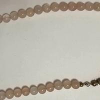 Collana di perle rosa