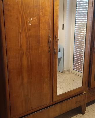 Armadio antico in legno con specchio – Chieti Scal