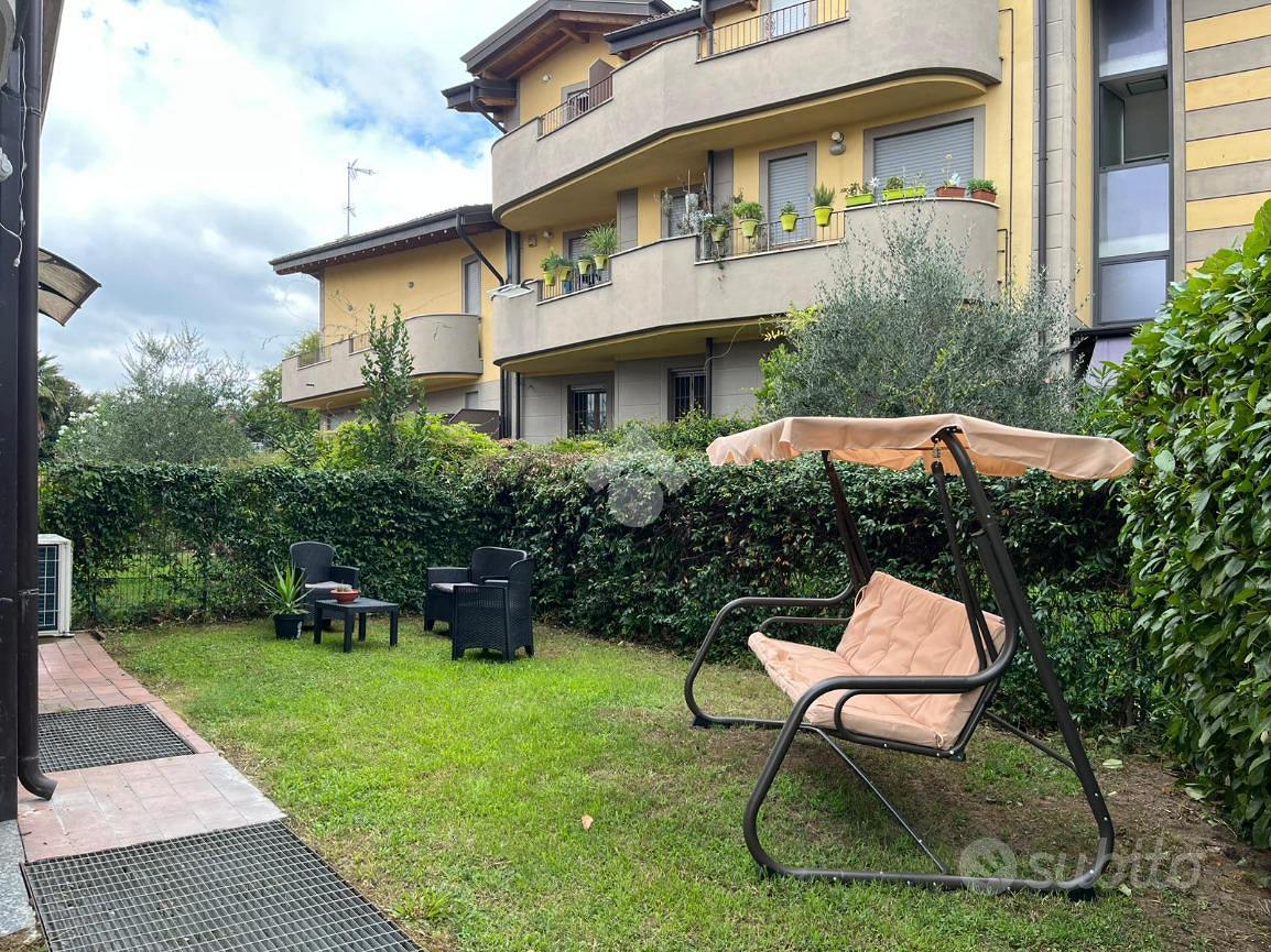 PORZIONE DI BIFAMILIARE A CERRO AL LAMBRO - Vista 3