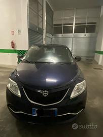 Lancia Ypsilon 69 cv silver