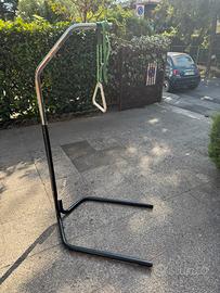 Alzamalati da letto con base a terra e maniglia