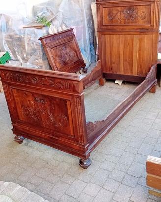 Testiera e piediera letto in legno massiccio
