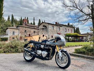 Triumph Thruxton 1200 R cafe racer tagliandoMaggio