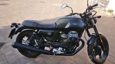 Motoguzzi V7III Stone