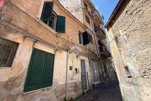 3 LOCALI A PALERMO