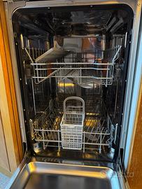 Lavastoviglie slim da incasso Hotpoint Ariston