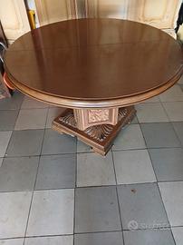 tavolo in legno stile gotico