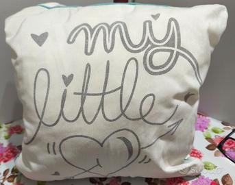 Cuscino con scritta My Little con cuore