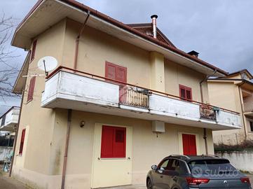 3 LOCALI A CESINALI