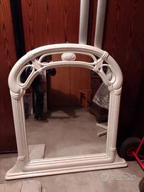 Specchio da parete in legno bianco