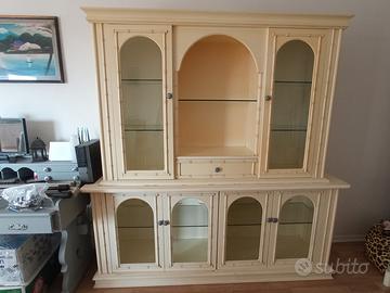 Credenza in legno laccato