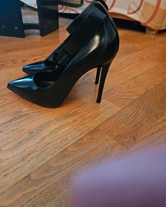 Scarpe decollete' nere  in vernice