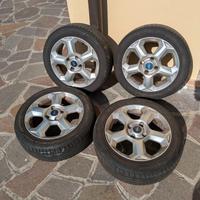 4 Pneumatici estivi cerchiati Hankook Ford Fiesta