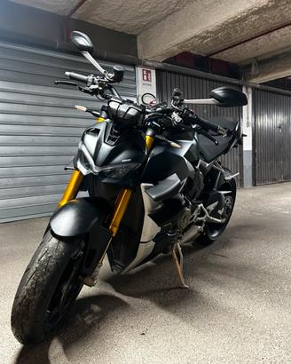 Ducati streetfighter v4 s