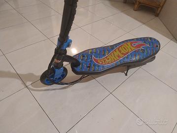 monopattino elettrico hotweels