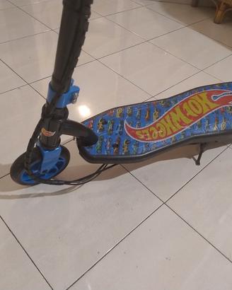 monopattino elettrico hotweels