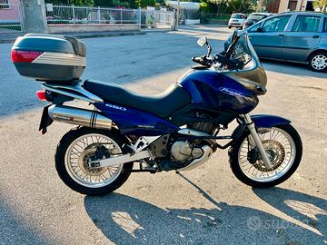 Suzuki XF650 Freewind