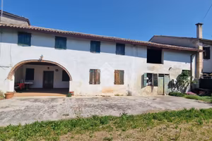 CASA SEMINDIPENDENTE A ALTIVOLE