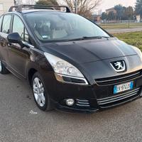 Peugeot 5008 1.6 HDi 112CV Féline