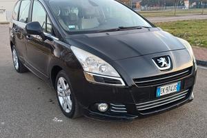 Peugeot 5008 1.6 HDi 112CV Féline