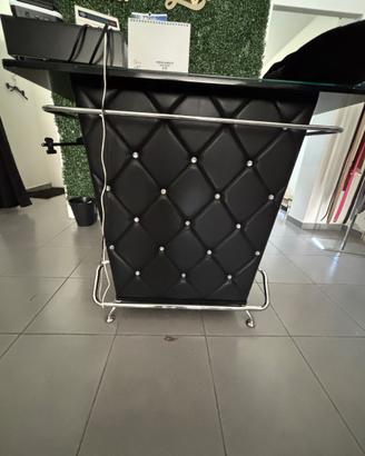 Arredamento bancone per negozio