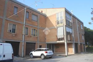 5 LOCALI A COMACCHIO