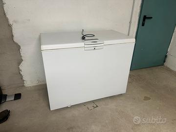 Whirlpool WH2312 - Congelatore a pozzo Litri 225
