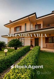Villa di 361 m² con 5 locali e box auto a Satriano