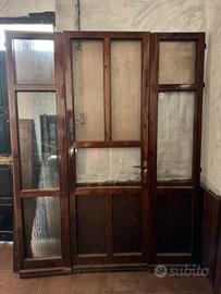 Infisso in legno ideale per pub/bar/ristoranti