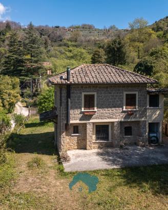 Genazzano: casale con terreno