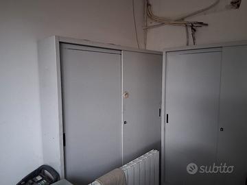 armadio porta attrezzi 